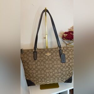 Coach Signature Jacquard Zip Top Tote Bag Khaki/Brown